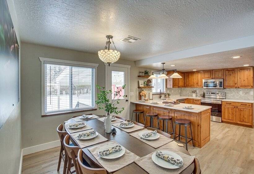 Garden City Vacation Rental, Walk To Public Beach!