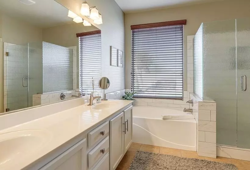 Goodyear Desert Oasis: Private Yard & Heated Pool!