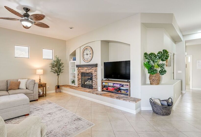 Goodyear Desert Oasis: Private Yard & Heated Pool!