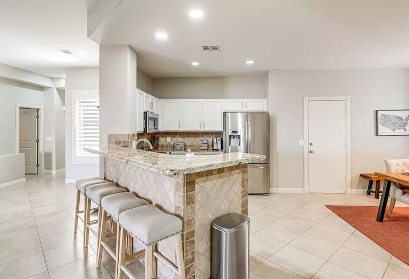 Goodyear Desert Oasis: Private Yard & Heated Pool!