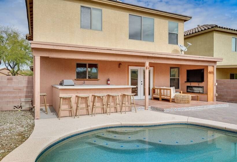 Gorgeous Green Valley Home: Patio & Private Pool!