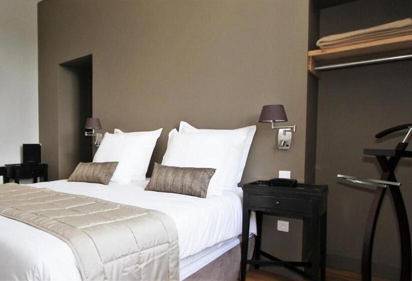 Hotel Manoir De Montigny