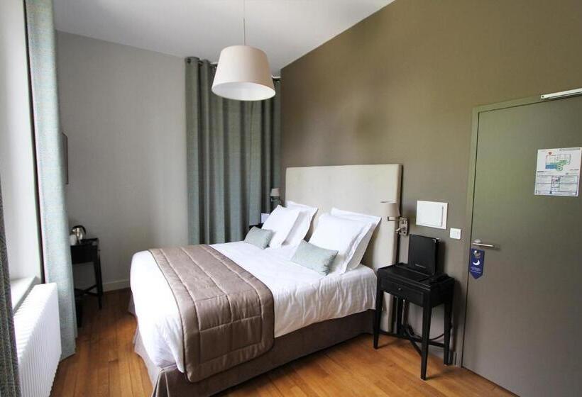 Hotel Manoir De Montigny