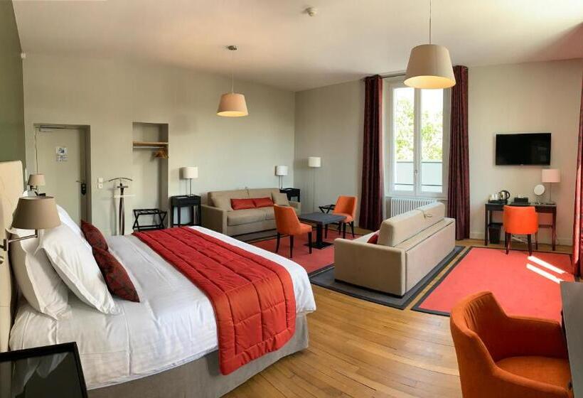 Hotel Manoir De Montigny