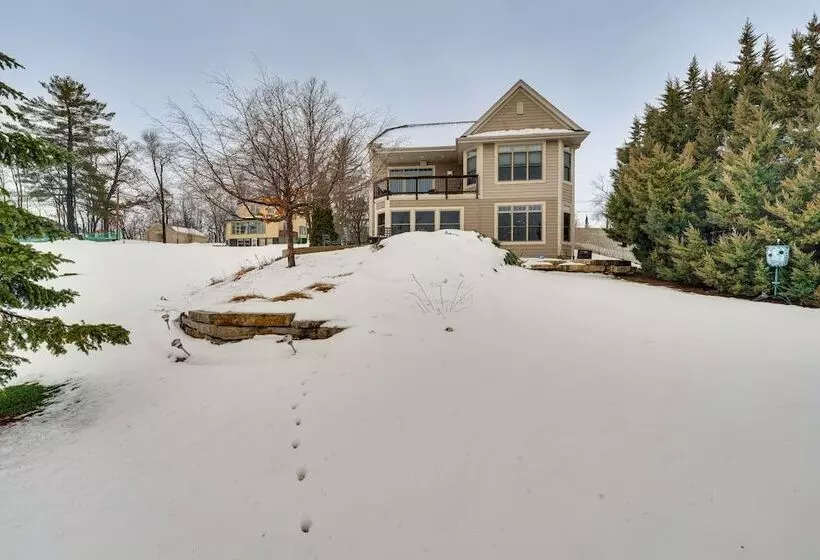 Lakefront Waterford Home W/ Game Room & Grills!