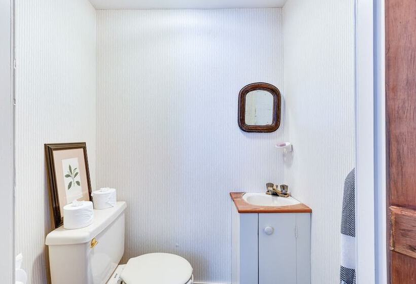 Litchfield County Historic Estate: 10 Acres + Pool