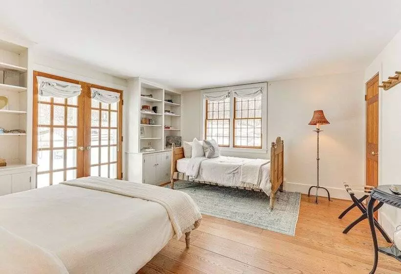 Litchfield County Historic Estate: 10 Acres + Pool