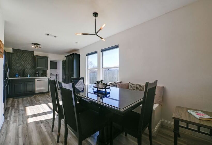 Little Elm Diamond   Steps To Lewisville Lake!