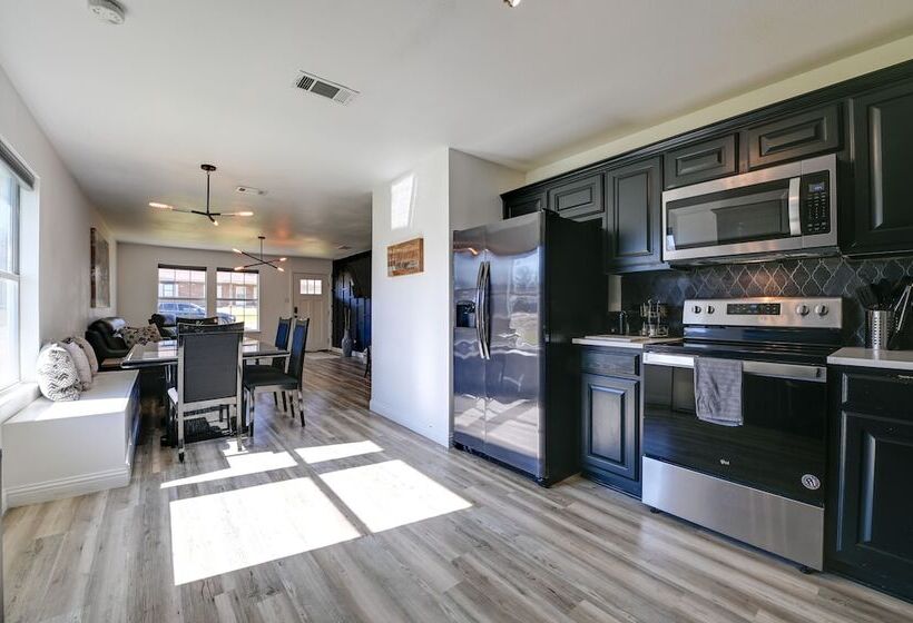 Little Elm Diamond   Steps To Lewisville Lake!