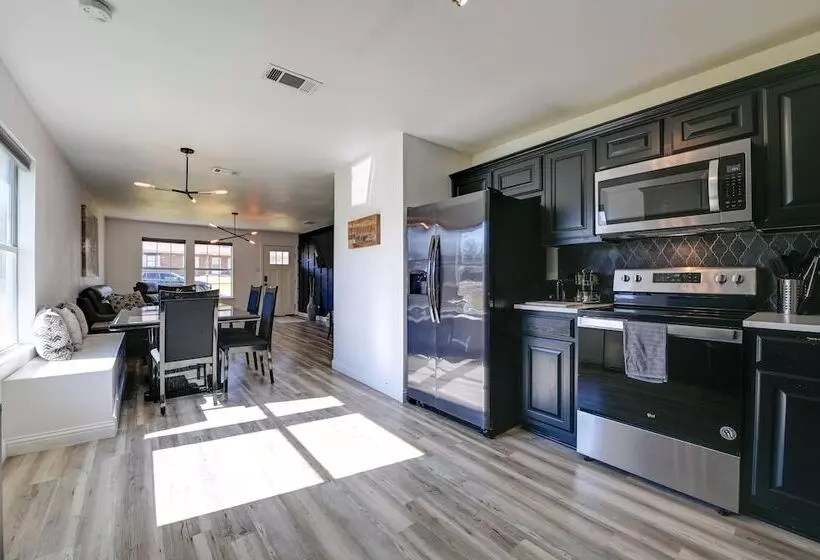 Little Elm Diamond   Steps To Lewisville Lake!