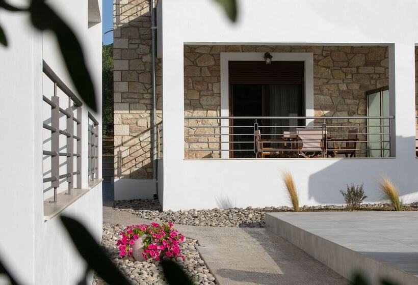 Michelangelo Suites And Apartments