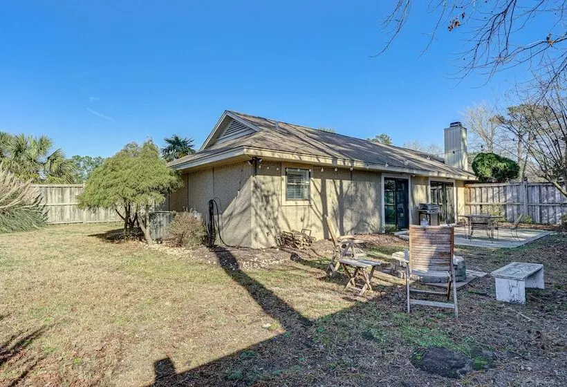 Northeast Wilmington Home ~ 5 Mi To Beach!