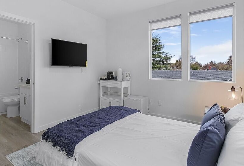 پانسیون Balerion S Shadowed Suite