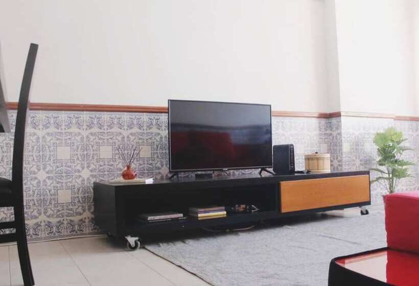 פנסיון Room In Apartment Superior Room 3 In Sintra Massamá Next To Train Station