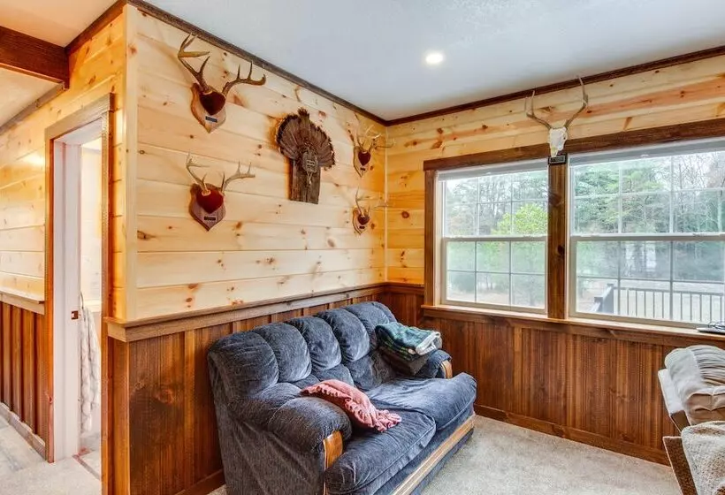 Houtzdale Home W/ Shuffleboard & Pickleball!