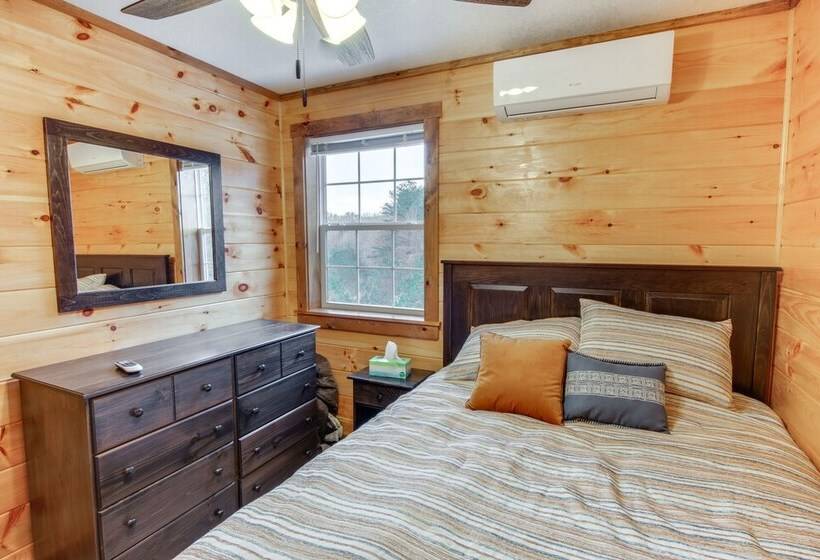 Houtzdale Home W/ Shuffleboard & Pickleball!