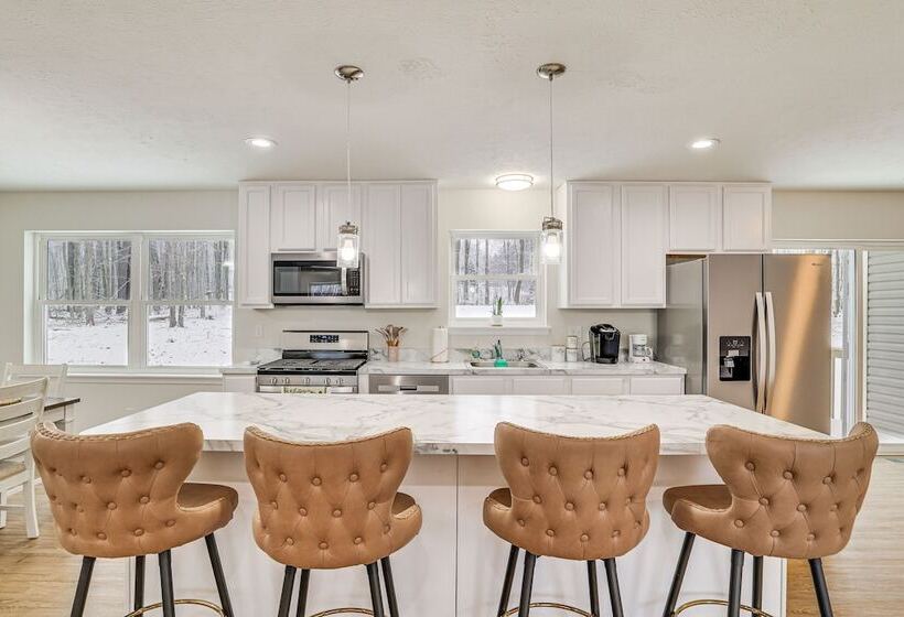 Poconos Retreat W/ Lake Access 5 Mi To Kalahari!