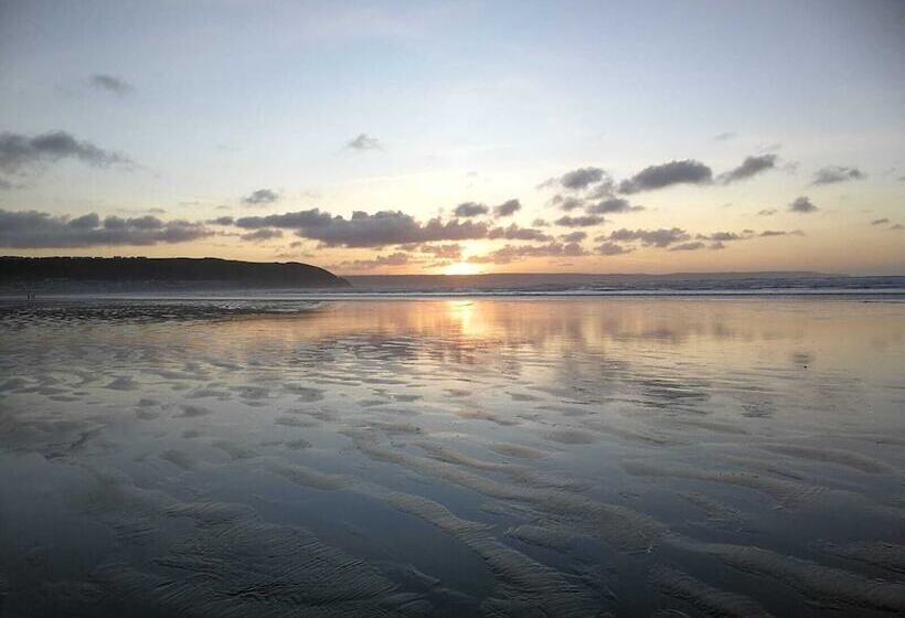 Residenz Appledore Home With Panoramic Estuary View