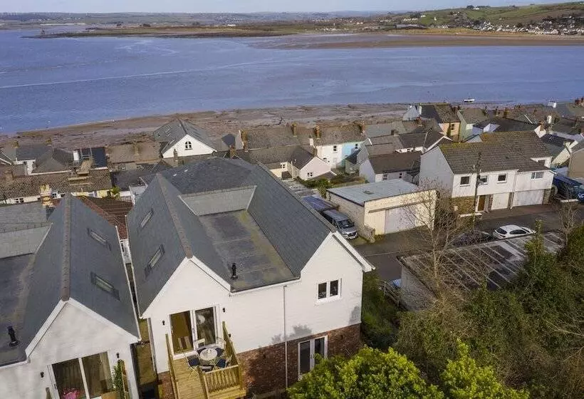 Residenssi Appledore Home With Panoramic Estuary View