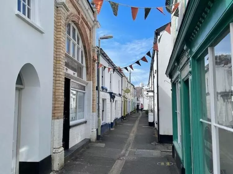 Residenssi Appledore Home With Panoramic Estuary View