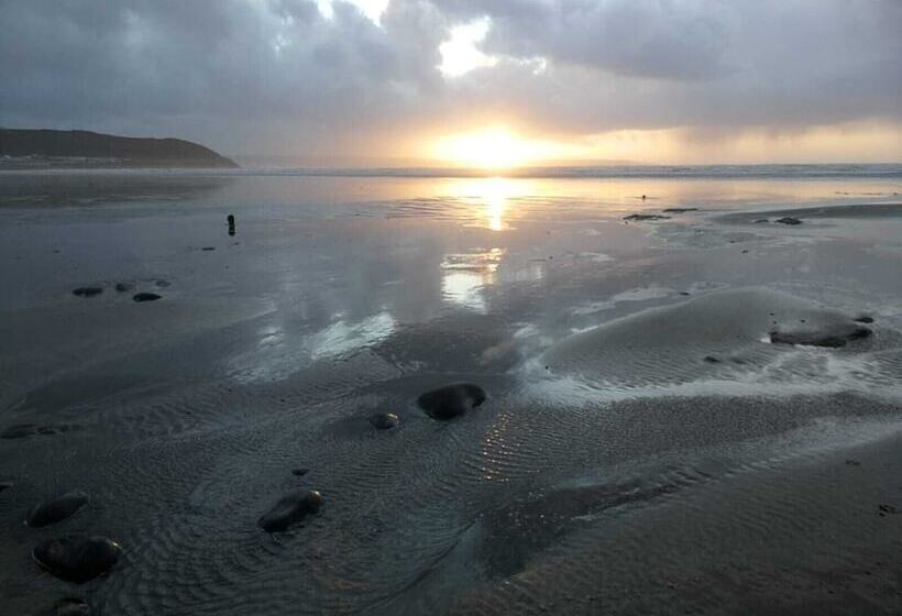 Residenz Appledore Home With Panoramic Estuary View