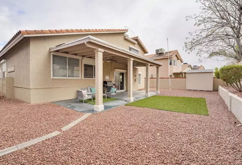 Spacious Henderson Home: 7 Mi To Vegas Strip