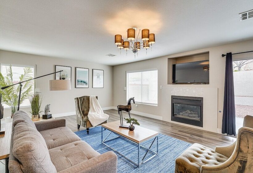 Spacious Henderson Home: 7 Mi To Vegas Strip