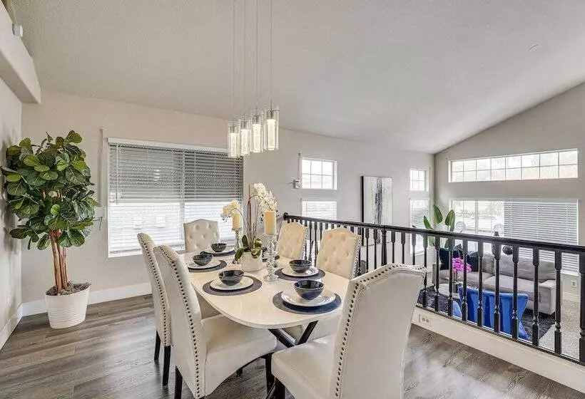 Spacious Henderson Home: 7 Mi To Vegas Strip