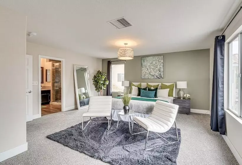 Spacious Henderson Home: 7 Mi To Vegas Strip