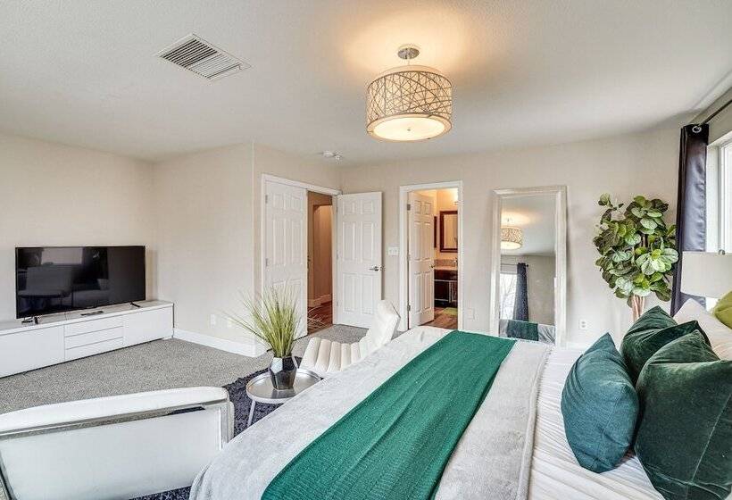 Spacious Henderson Home: 7 Mi To Vegas Strip