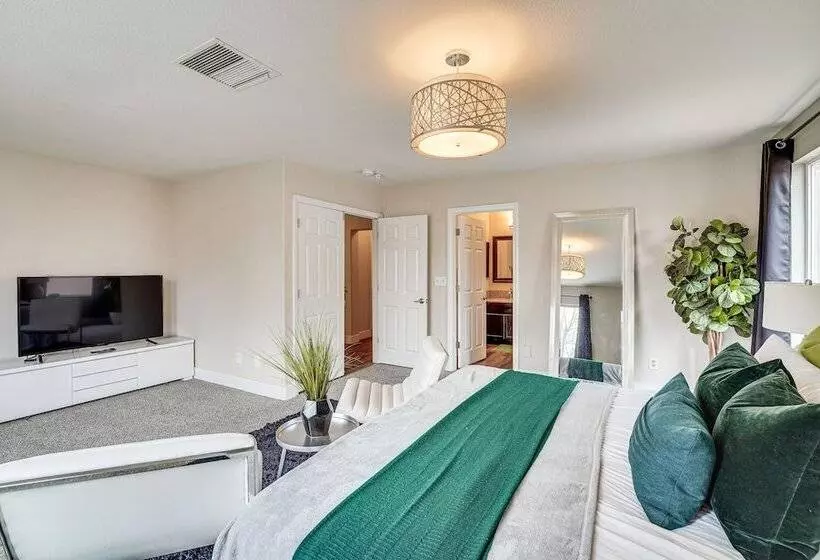 Spacious Henderson Home: 7 Mi To Vegas Strip