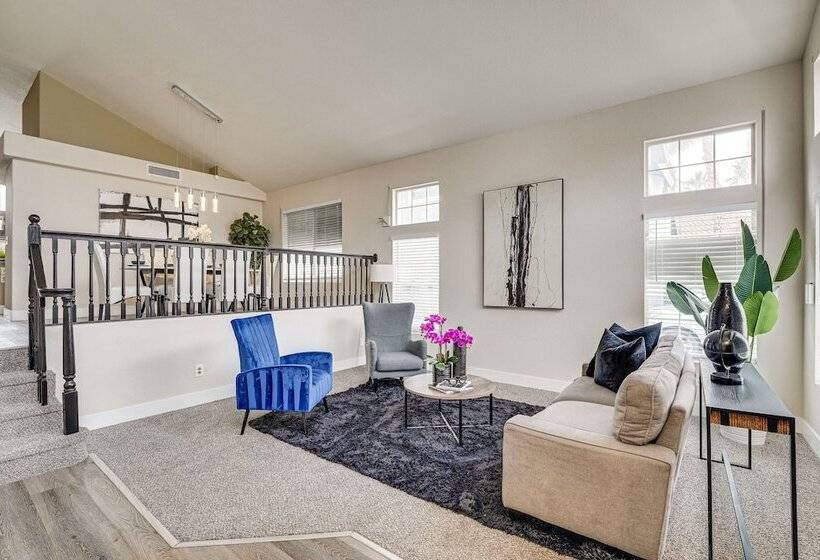 Spacious Henderson Home: 7 Mi To Vegas Strip