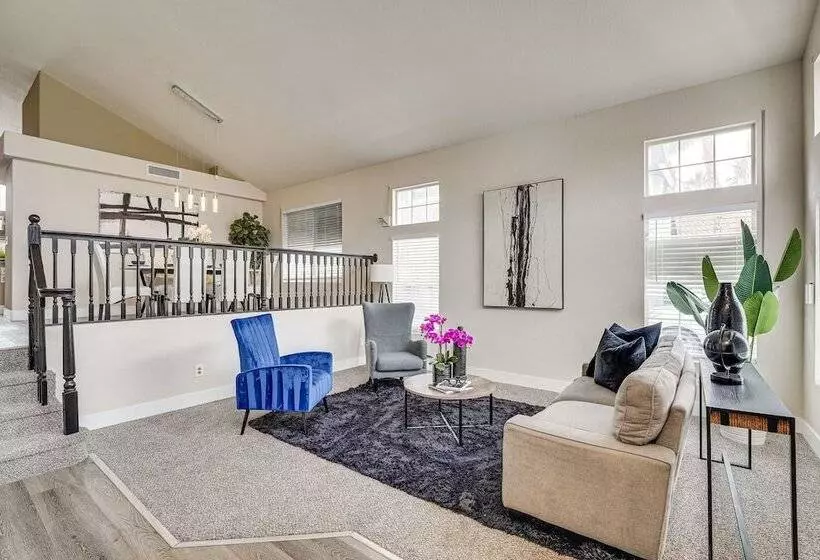 Spacious Henderson Home: 7 Mi To Vegas Strip