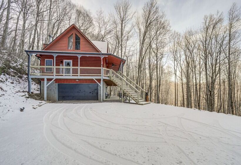 Stunning Waynesville Cabin W/ Hot Tub + Decks!