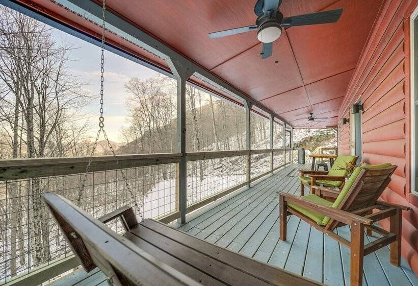 Stunning Waynesville Cabin W/ Hot Tub + Decks!