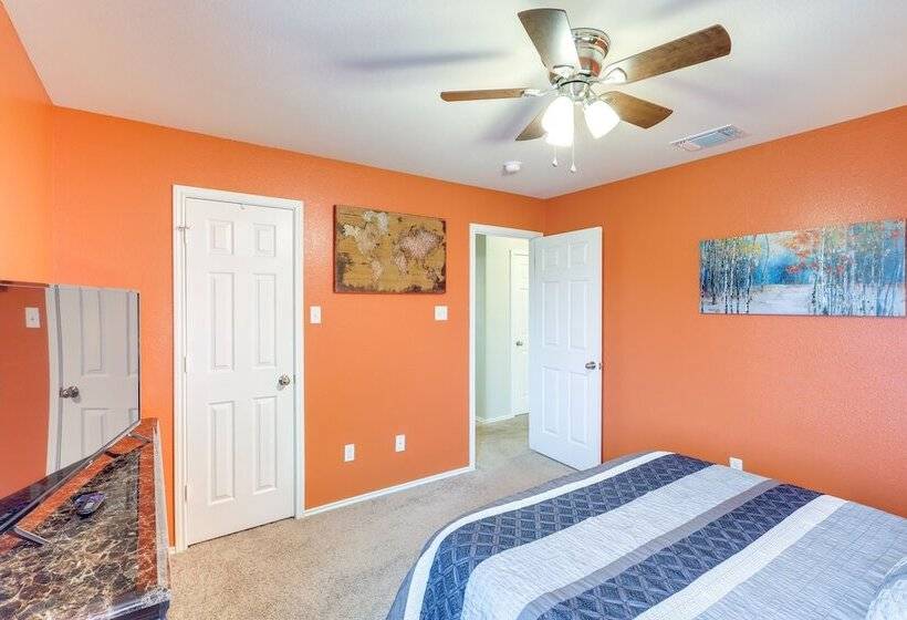 Sunny Temple Home W/ Yard ~ 9 Mi To College!