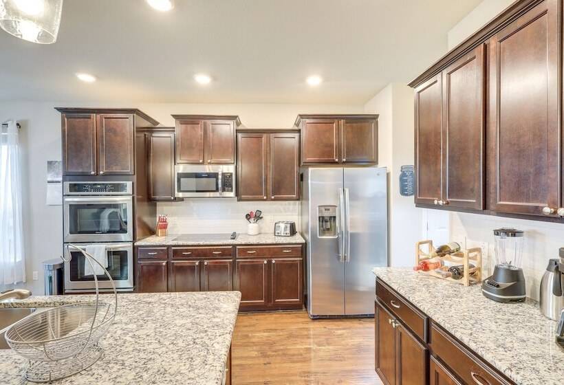 Sunny Temple Home W/ Yard ~ 9 Mi To College!