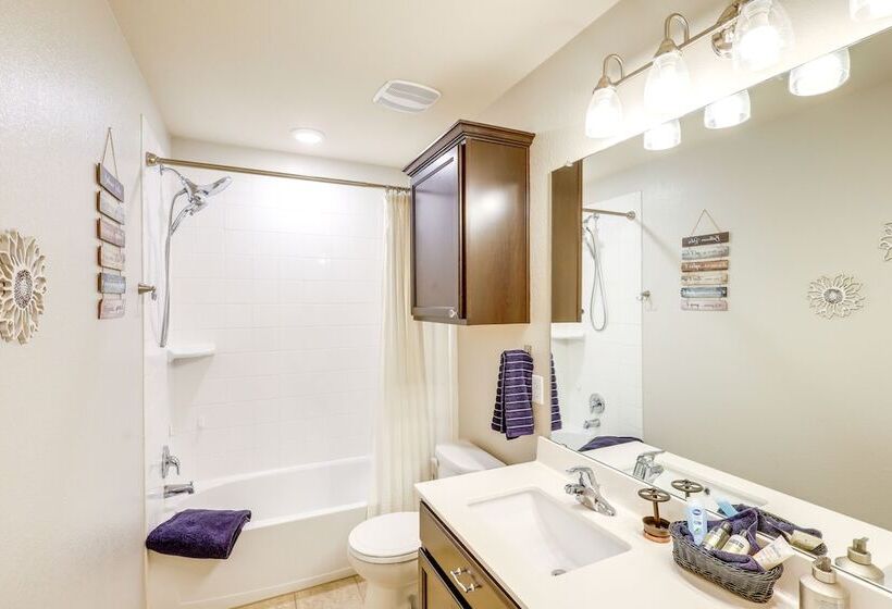 Sunny Temple Home W/ Yard ~ 9 Mi To College!