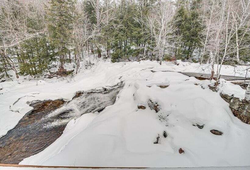 Maine Home W/ Hot Tub & Snowmobile Trail Access!