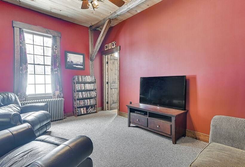 Maine Home W/ Hot Tub & Snowmobile Trail Access!