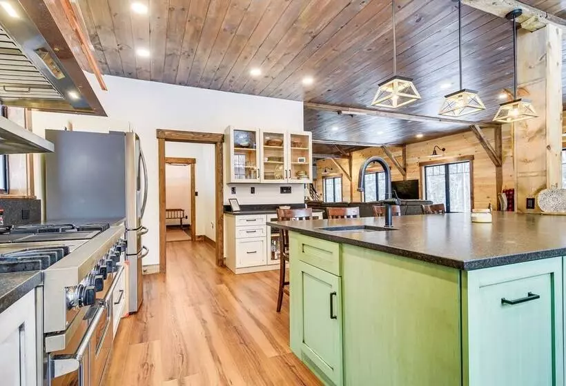 Maine Home W/ Hot Tub & Snowmobile Trail Access!