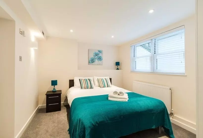 Victoria Vincent Square By Viridian Apartments