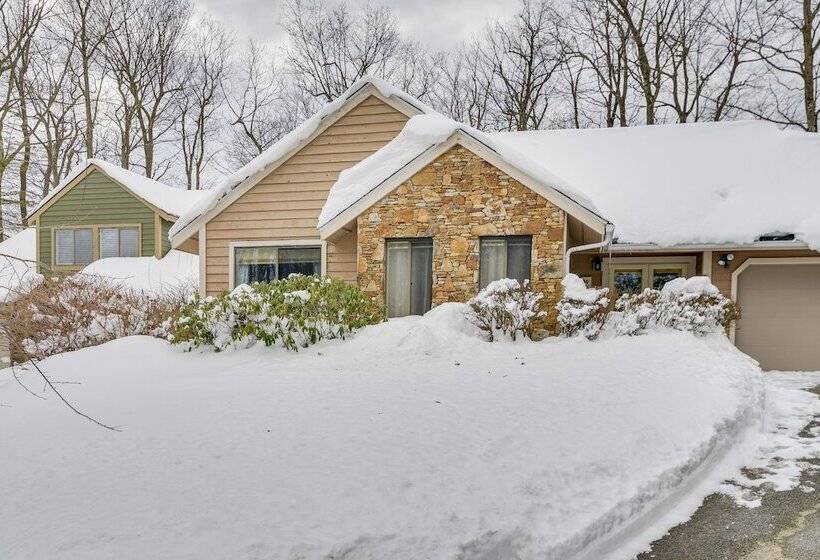 Year Round Hidden Valley Home: Ski, Hike & More!