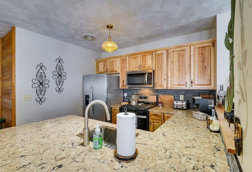 Year Round Hidden Valley Home: Ski, Hike & More!