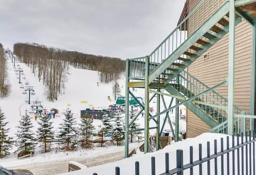 Year Round Hidden Valley Home: Ski, Hike & More!