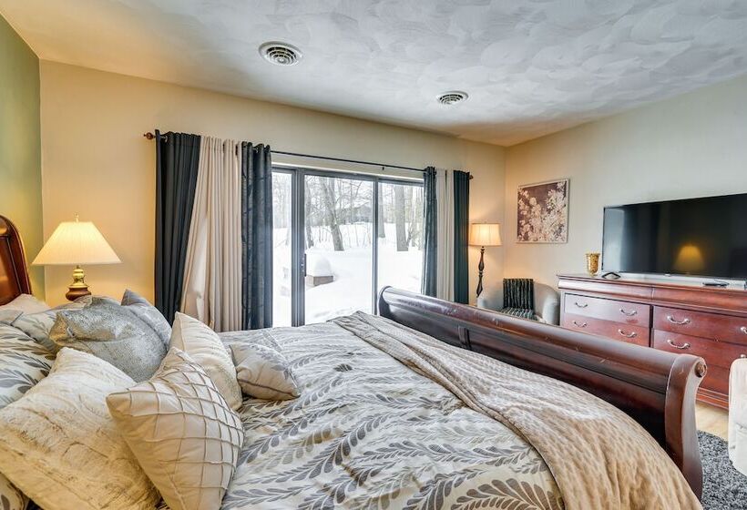 Year Round Hidden Valley Home: Ski, Hike & More!