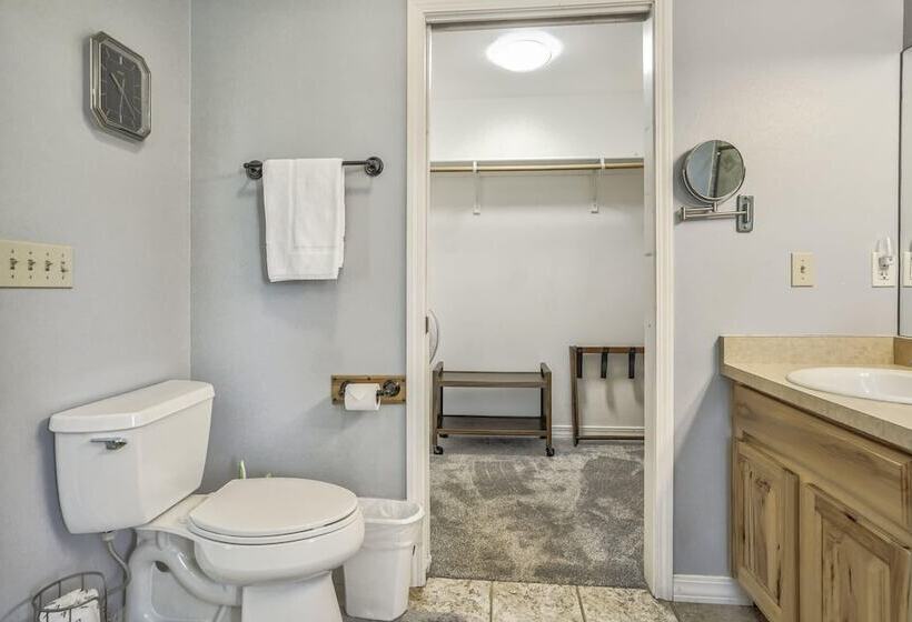 6bdfamily Mountain Getawayhot Tubminutes To Pikes Peak And Charis College