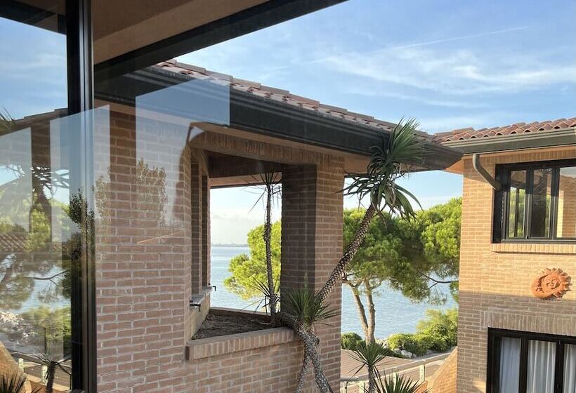 בית מלון כפרי Porto San Vito Resort