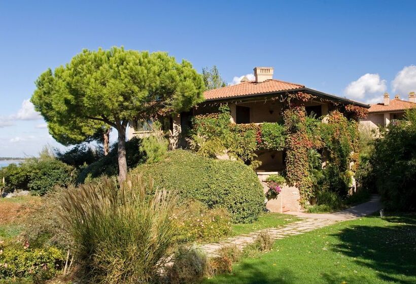 בית מלון כפרי Porto San Vito Resort