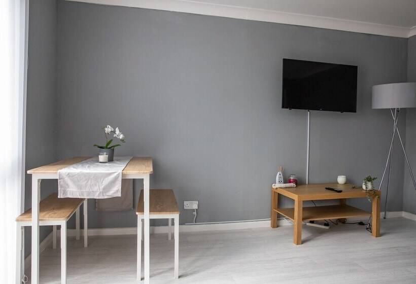 اقامتگاه Cosy Modern And Contemporary Home Close To Centre